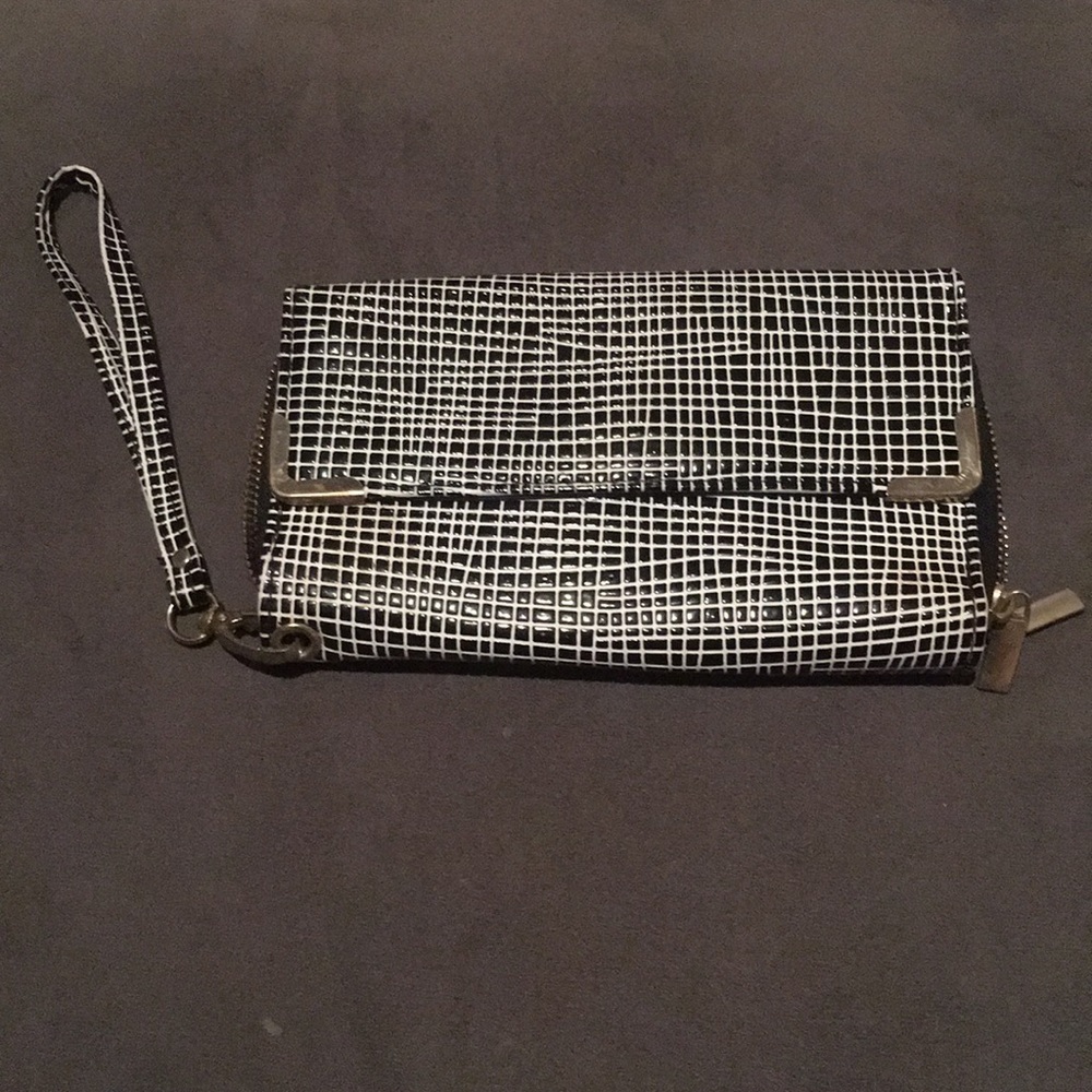 Fun Grid Pattern Clutch